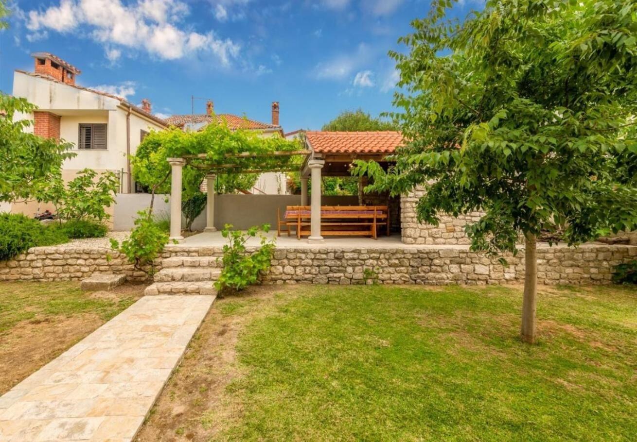 Apartments Bosko Nin Exterior photo